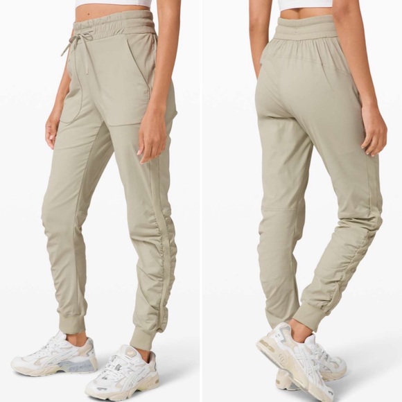 Lululemon Beyond The Studio Jogger - Picture 1 of 12